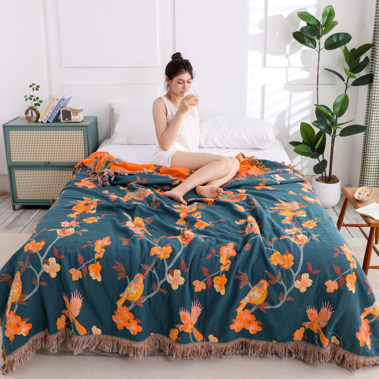 Trapunta reversibile con nappe in cotone floreale Magpie
