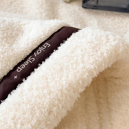 Coperta in pile soffice e dallo stile semplice