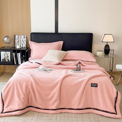 Coperta in pile soffice e dallo stile semplice