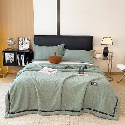 Coperta in pile soffice e dallo stile semplice