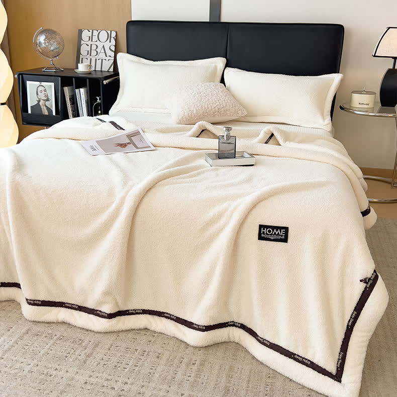Coperta in pile soffice e dallo stile semplice