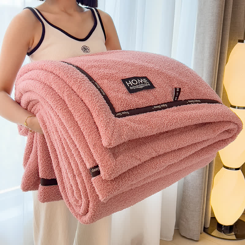 Coperta in pile soffice e dallo stile semplice