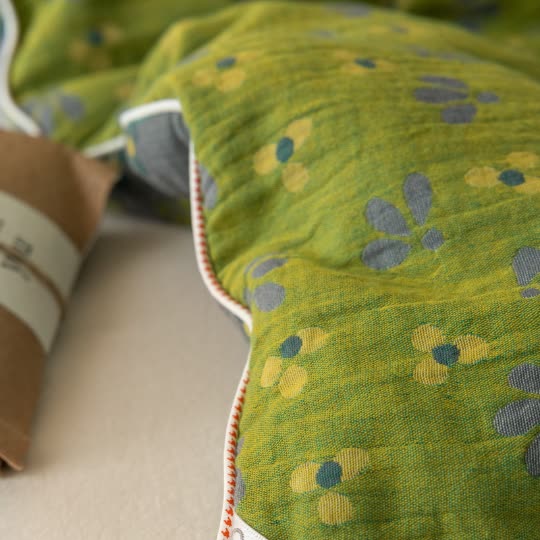Trapunta floreale in jacquard a doppio strato di garza