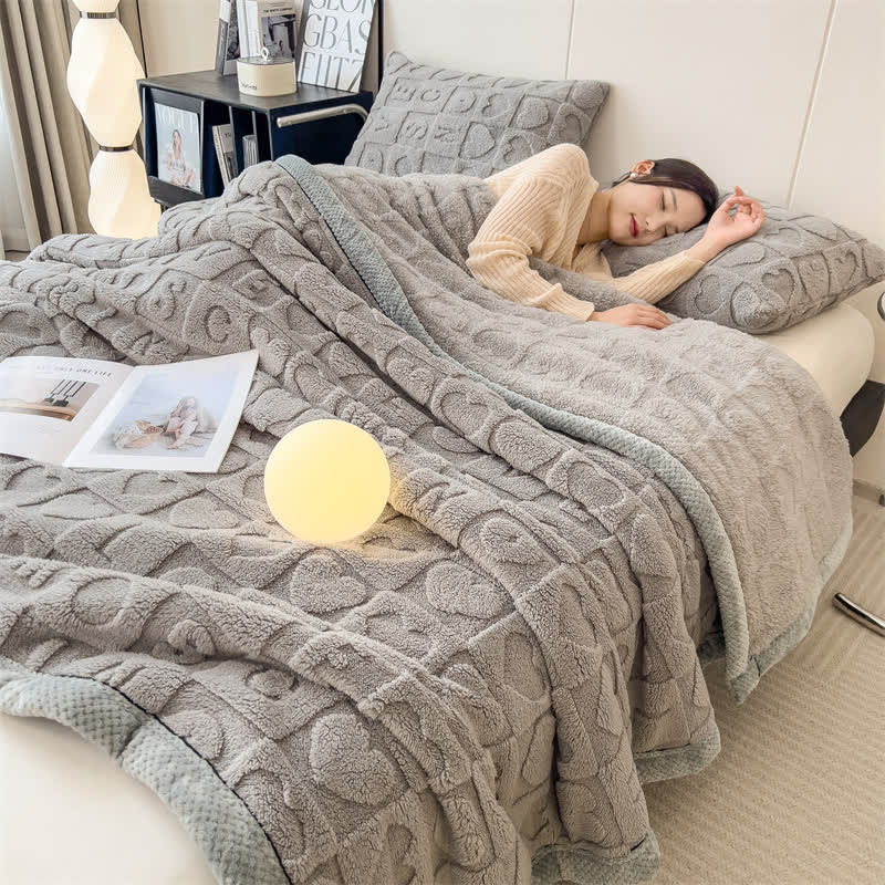 Coperta in pile con stampa a cuore in tinta unita