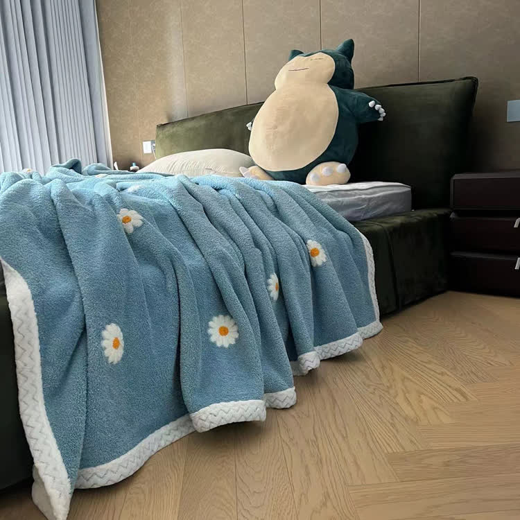 Coperta in pile morbido con motivo floreale Refresh Daisy