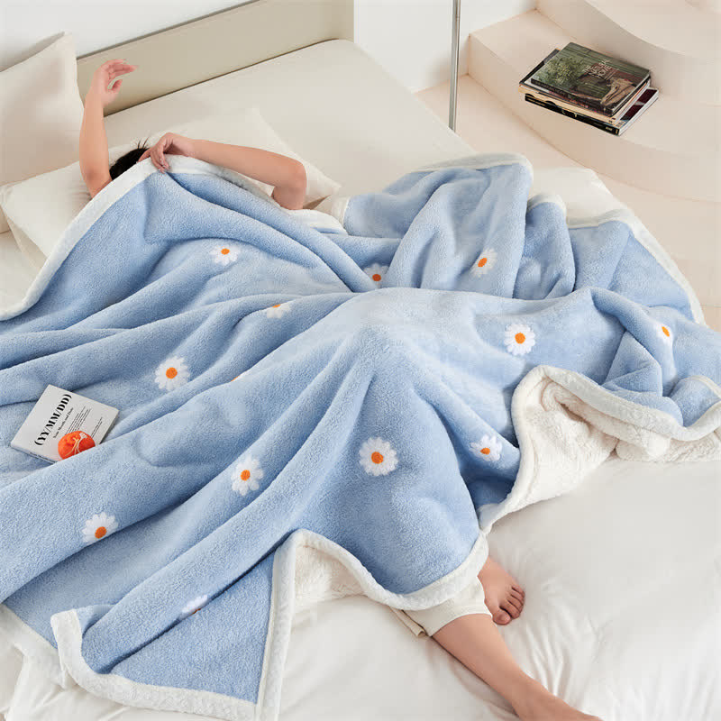 Coperta in pile morbido con motivo floreale Refresh Daisy