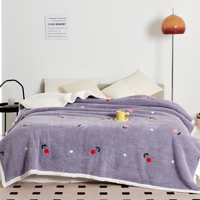 Coperta in pile morbido con motivo pastorale Tulip