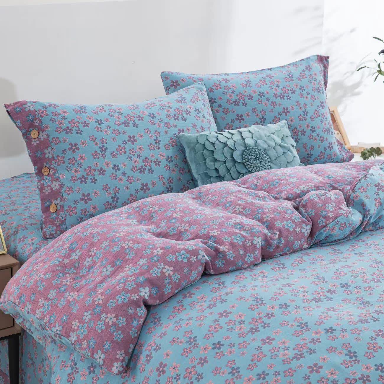 Set di biancheria da letto in garza di cotone con bottoni floreali (4 pezzi)