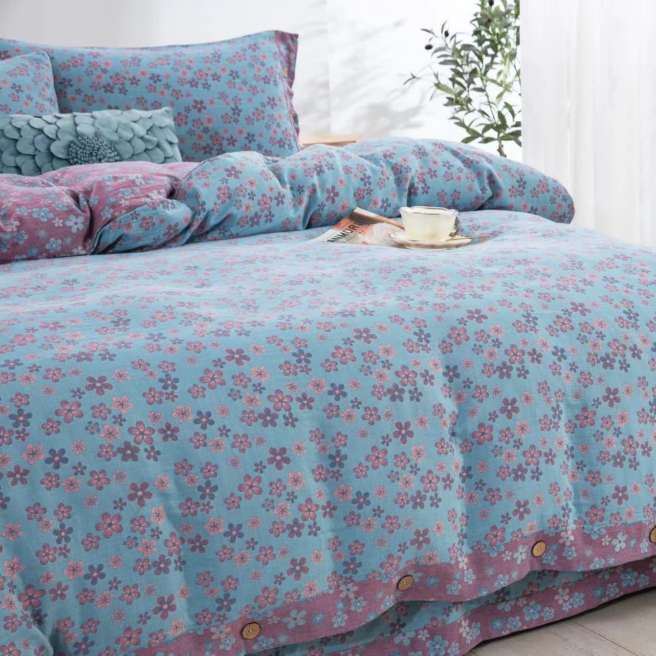 Set di biancheria da letto in garza di cotone con bottoni floreali (4 pezzi)
