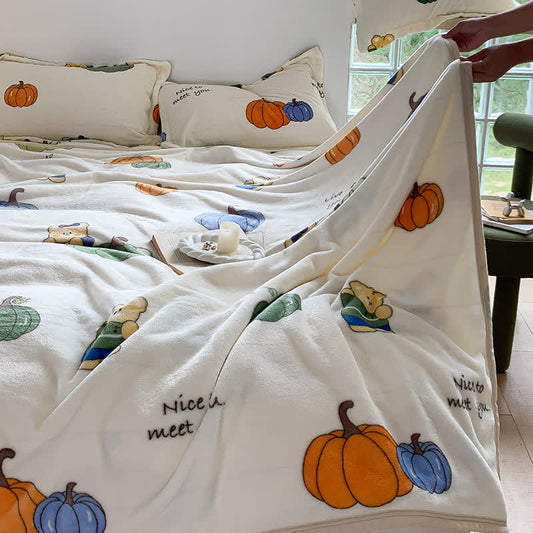 Coperta di flanella con orso carino e zucca dei cartoni animati