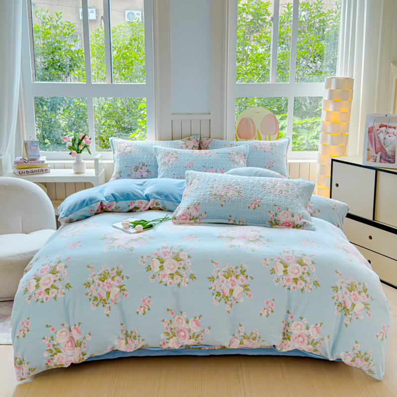 Completo letto elegante in velluto invernale con motivo floreale (4 pezzi)