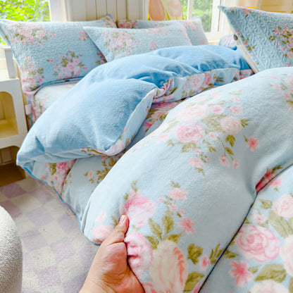 Completo letto elegante in velluto invernale con motivo floreale (4 pezzi)