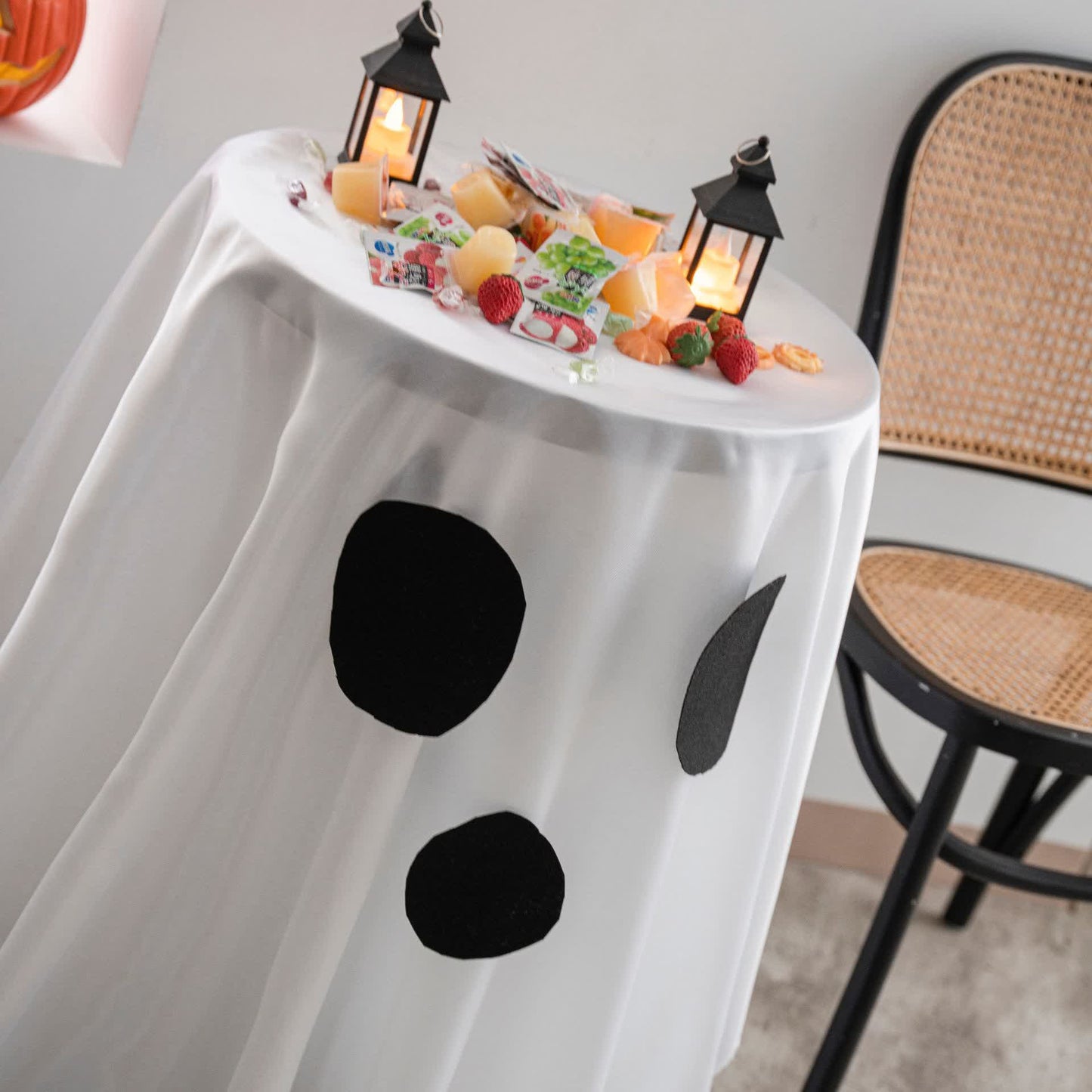 Tovaglia per feste di Halloween con atmosfera festosa