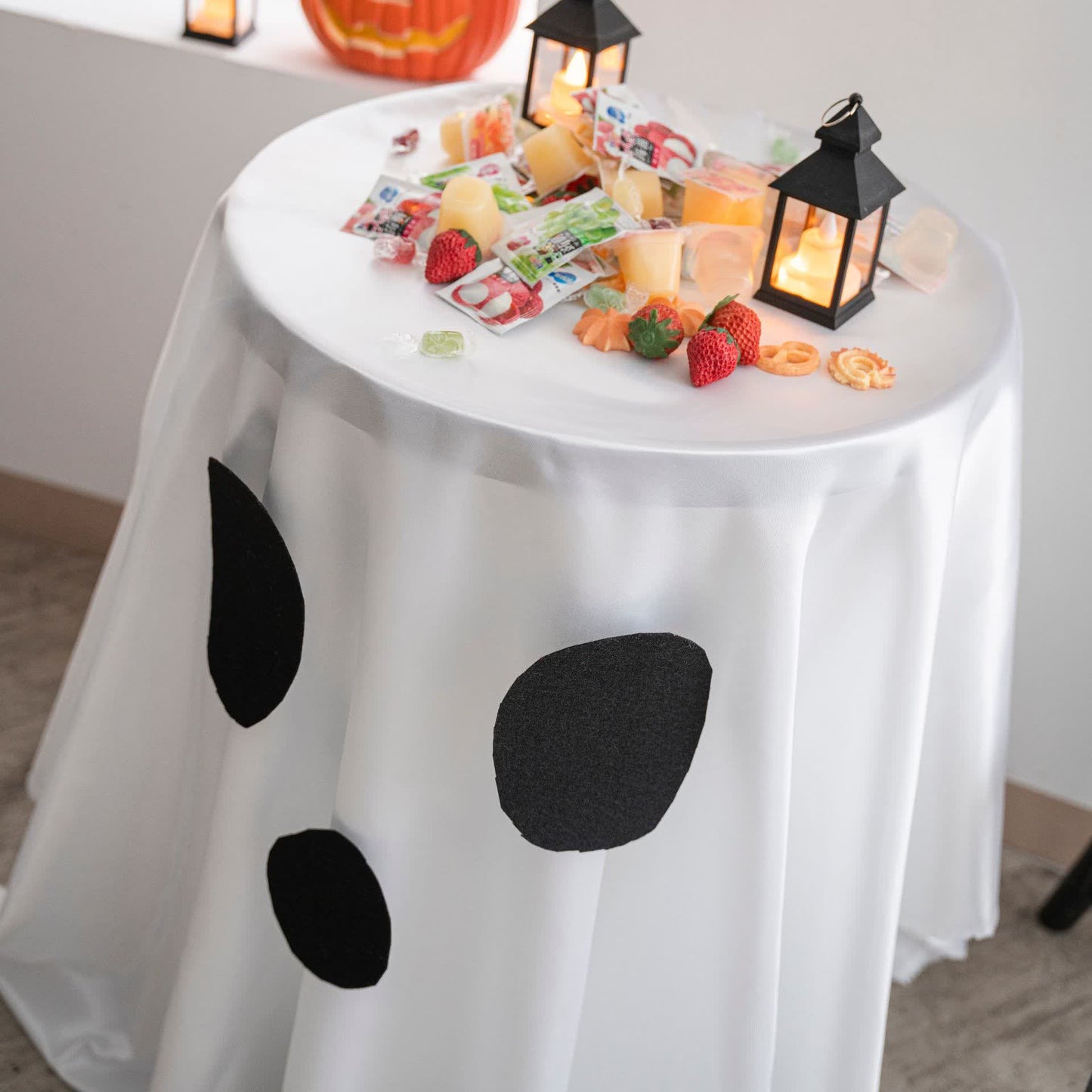 Tovaglia per feste di Halloween con atmosfera festosa