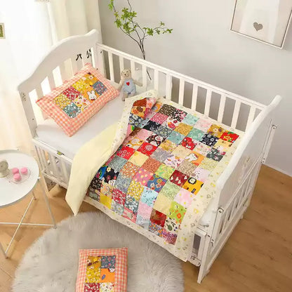 Trapunta per neonati in puro cotone con motivo patchwork floreale