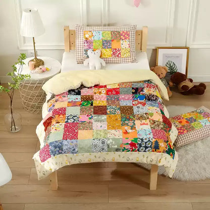 Trapunta per neonati in puro cotone con motivo patchwork floreale