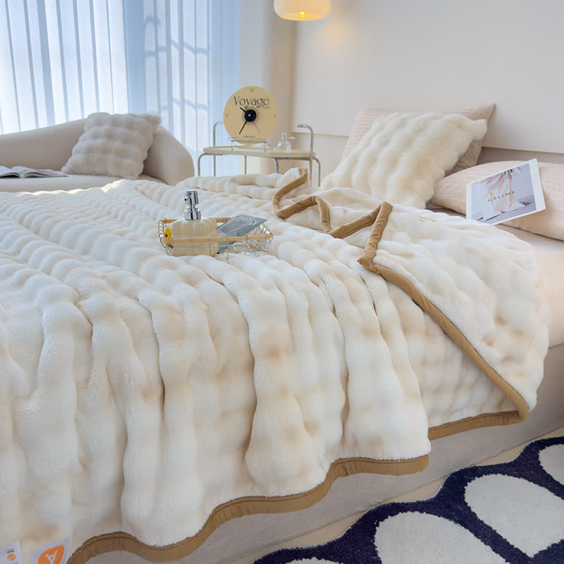 Coperta in soffice flanella con sfumature di colore