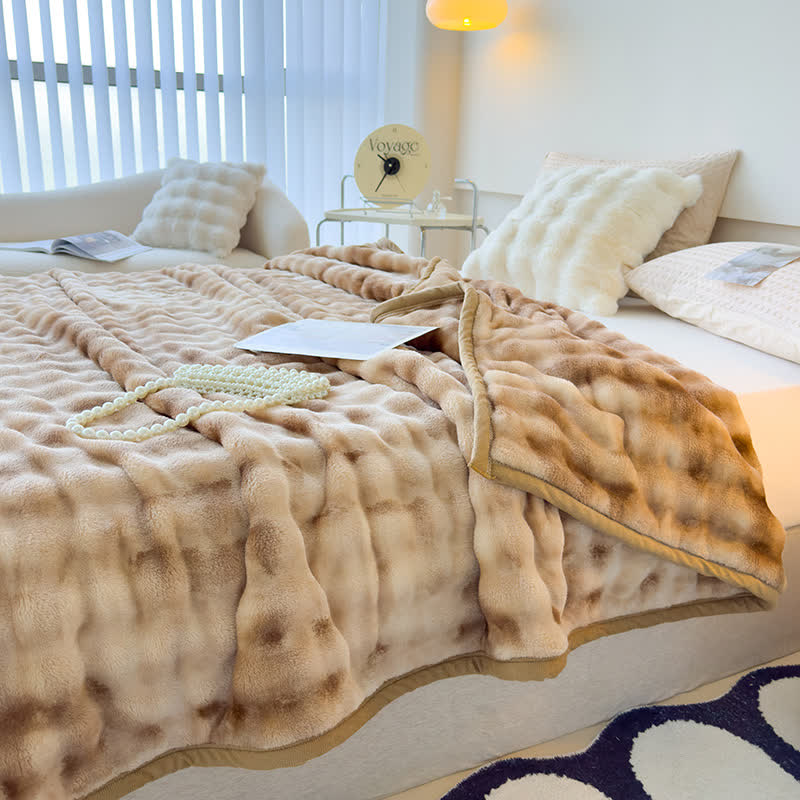 Coperta in soffice flanella con sfumature di colore