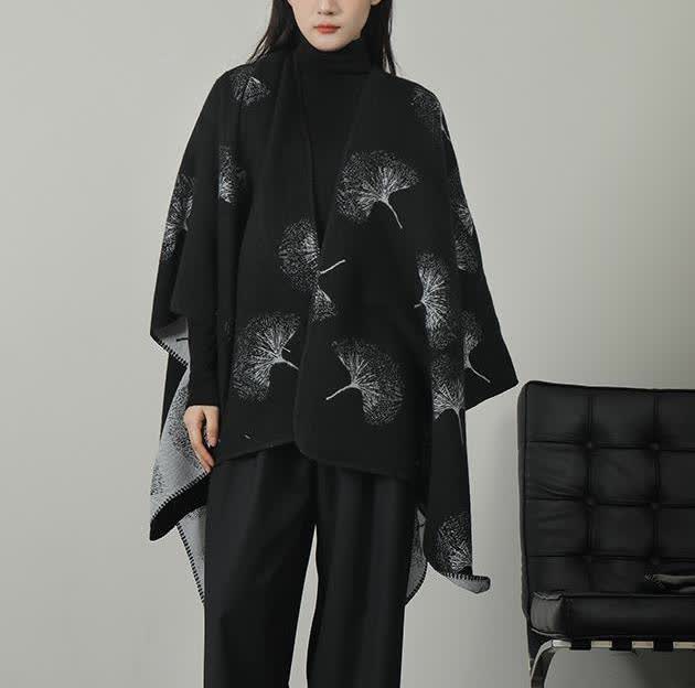 Mantella scialle in fibra acrilica con foglie di ginkgo
