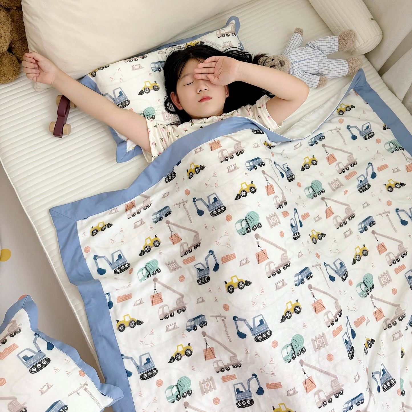 Trapunta per bambini in fibra di bambù con camion dei cartoni animati