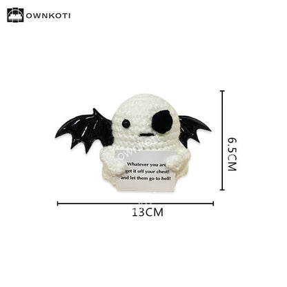 Ornamento all'uncinetto a forma di fantasma alato di Halloween