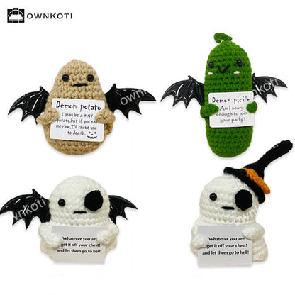 Ornamento all'uncinetto a forma di fantasma alato di Halloween