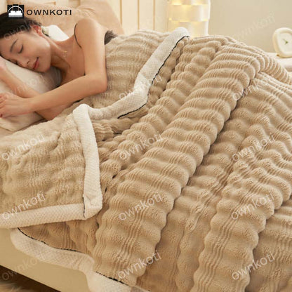 Coperta in pile con trama a onde jacquard