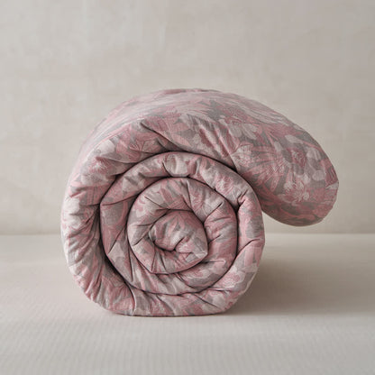 Trapunta invernale in cotone e cashmere con fiori in fiore