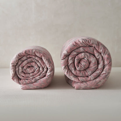 Trapunta invernale in cotone e cashmere con fiori in fiore