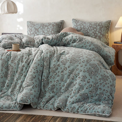 Trapunta in cashmere e garza di cotone con stampa leopardata