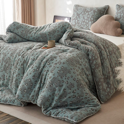 Trapunta in cashmere e garza di cotone con stampa leopardata