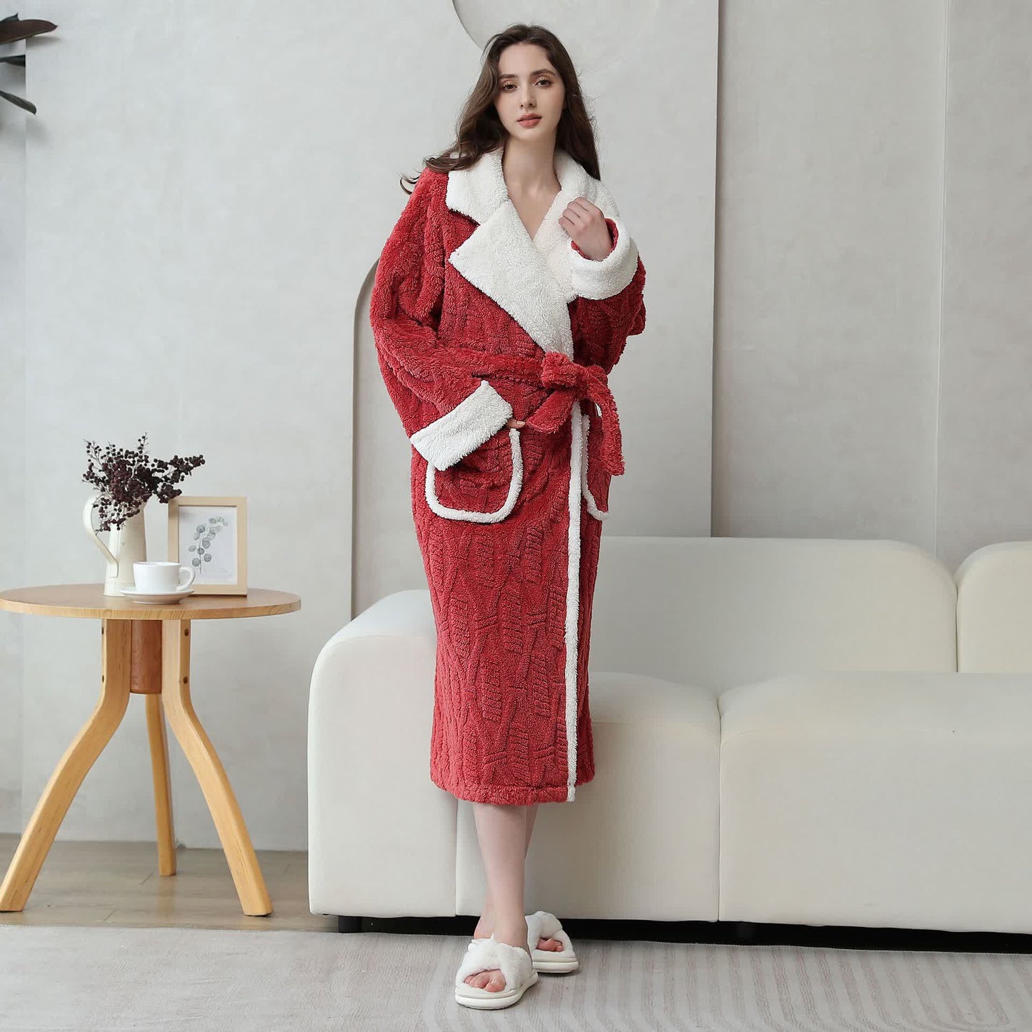 Accappatoio con collo a revers in pile jacquard