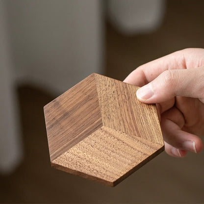 Sottobicchiere in legno a forma esagonale