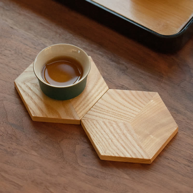Sottobicchiere in legno a forma esagonale
