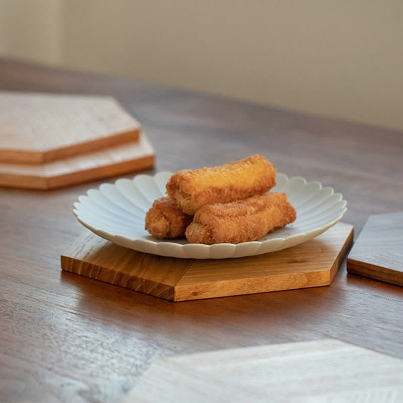 Sottobicchiere in legno a forma esagonale