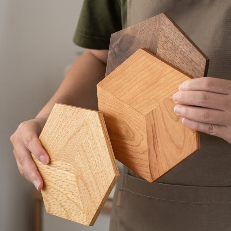 Sottobicchiere in legno a forma esagonale