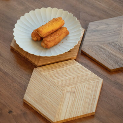 Sottobicchiere in legno a forma esagonale