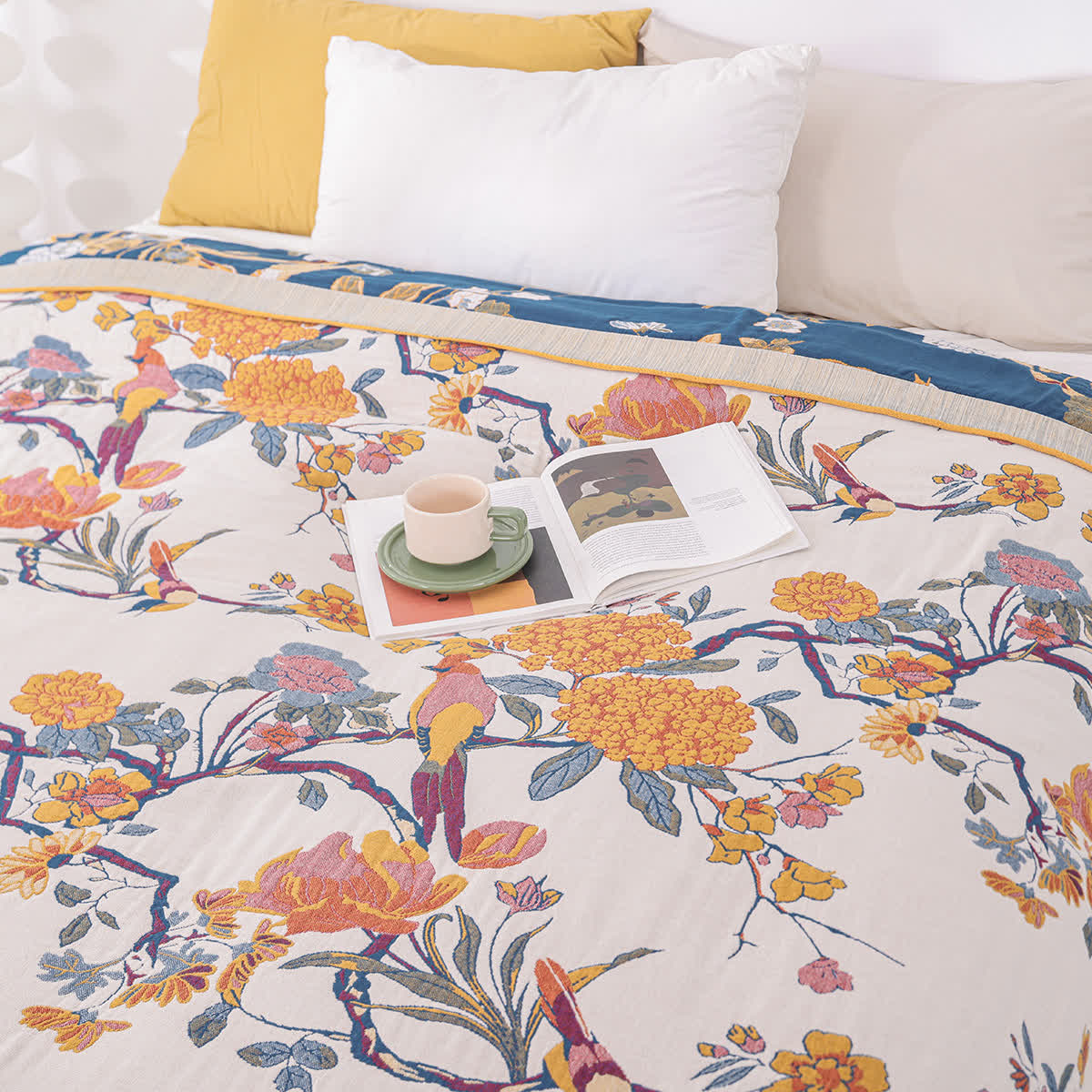 Coperta leggera in garza di cotone con fiori in fiore