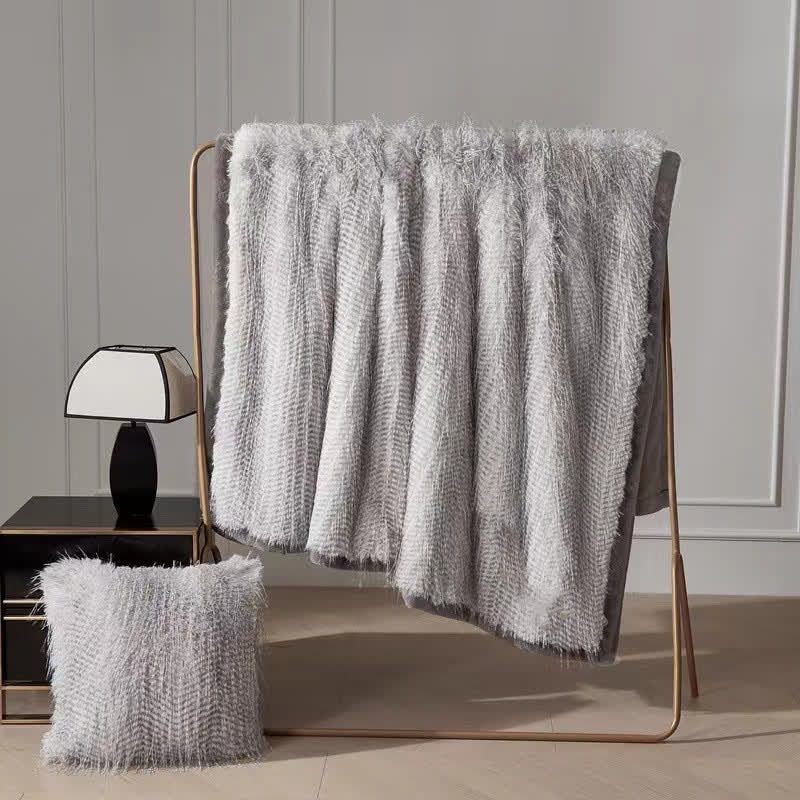 Coperta di piume di struzzo di lusso sfumata