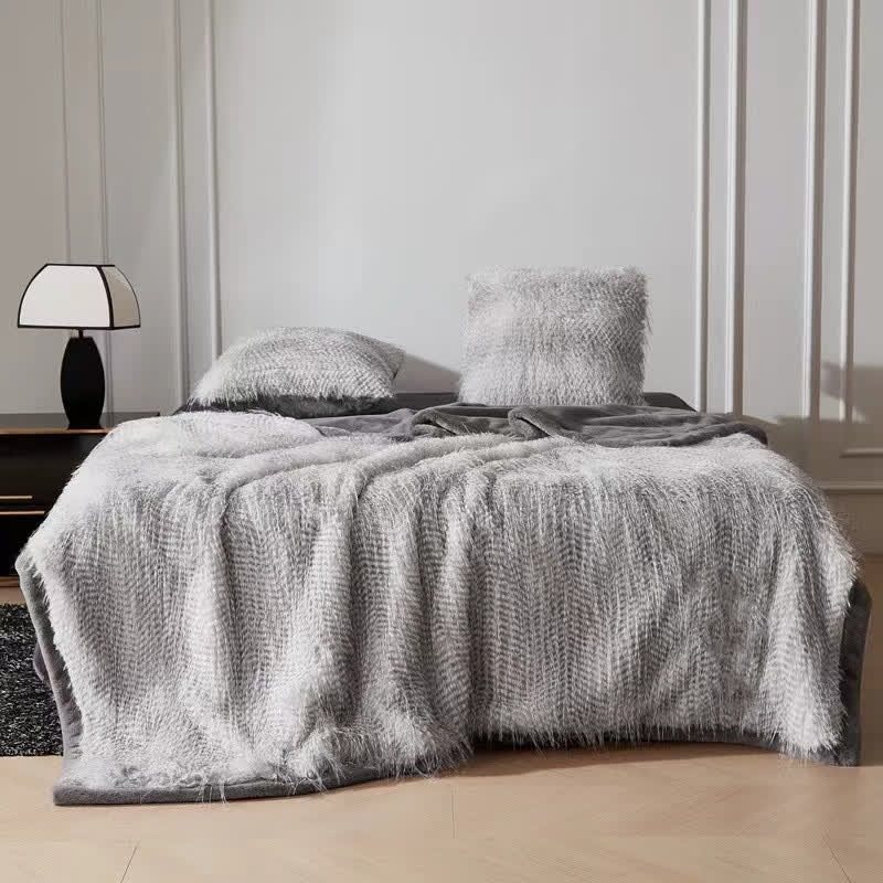 Coperta di piume di struzzo di lusso sfumata