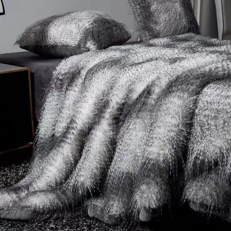 Coperta di piume di struzzo di lusso sfumata