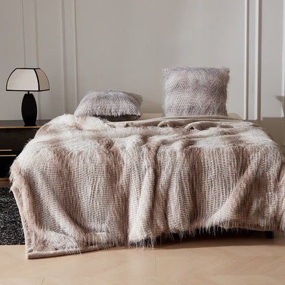 Coperta di piume di struzzo di lusso sfumata