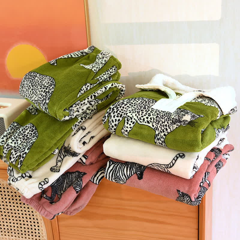 Pigiama in flanella con stampa animalier