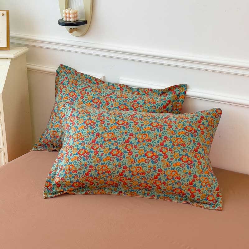 Collezione di biancheria da letto comoda con stampa floreale luminosa