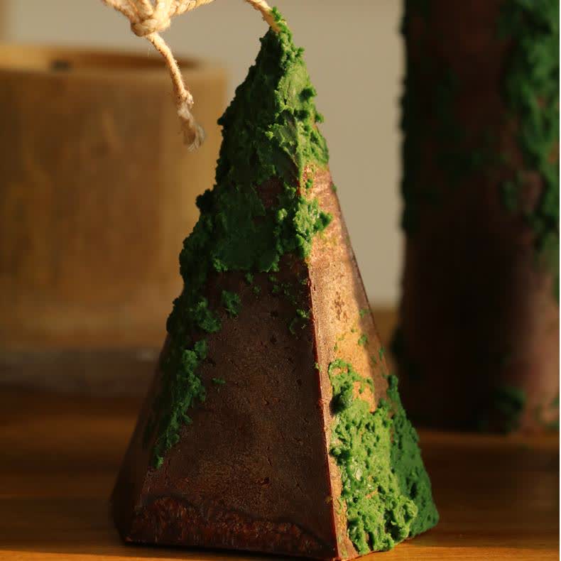 Candela profumata con ornamento artistico Green Hills & Moss