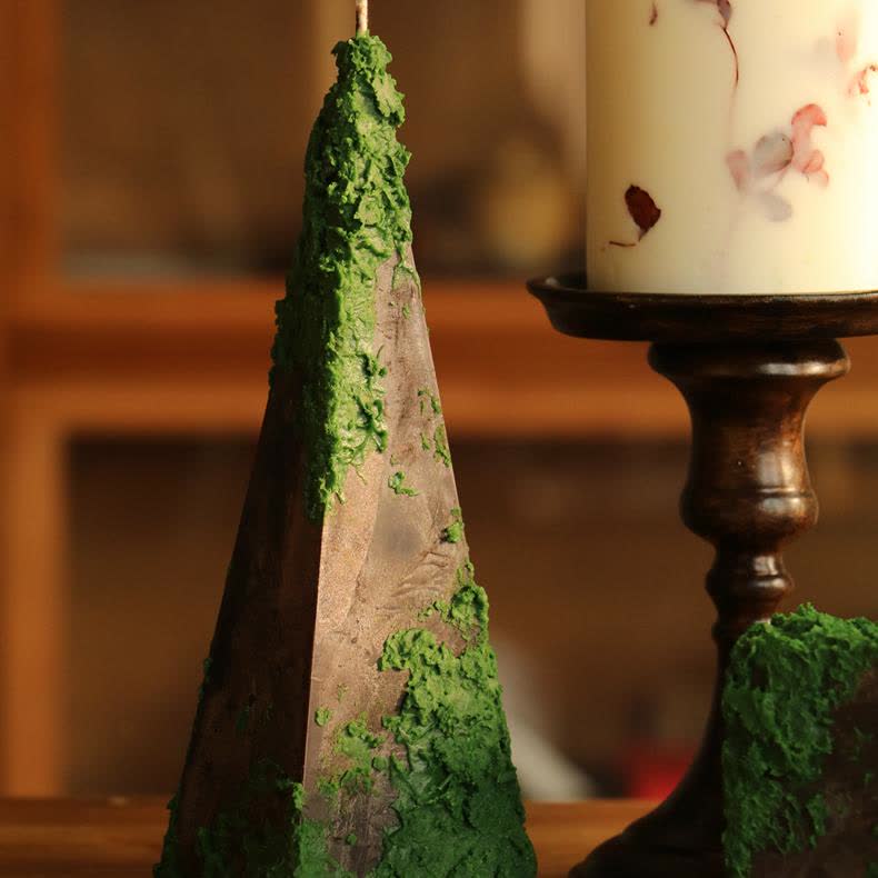 Candela profumata con ornamento artistico Green Hills & Moss