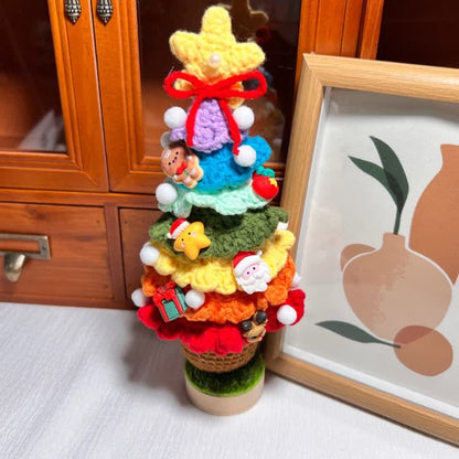 Decorazione per albero di Natale intrecciata a mano a forma di cartone animato