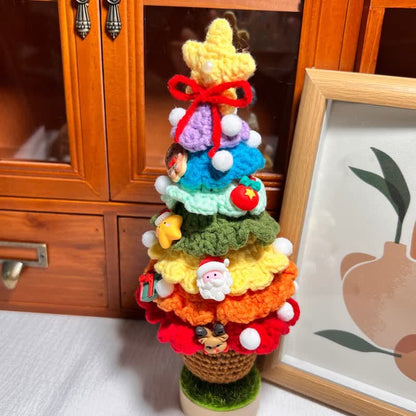 Decorazione per albero di Natale intrecciata a mano a forma di cartone animato