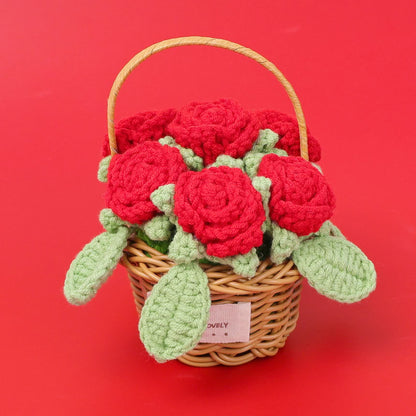 Ornamento a forma di cesto di fiori di rosa intrecciati
