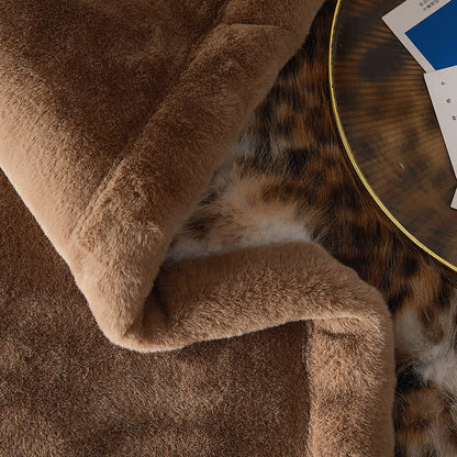 Coperta in pelliccia sintetica con motivo leopardo delle nevi